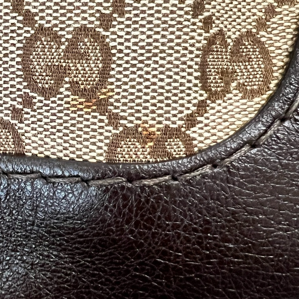 Pre-owned Gucci Charlotte GG Canvas Shoulder Bag - Picture 6 of 16